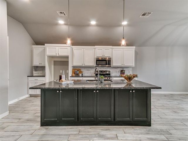 18524 Bridlington Court, Edmond, OK 73012