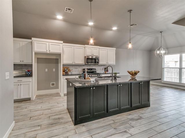 18524 Bridlington Court, Edmond, OK 73012