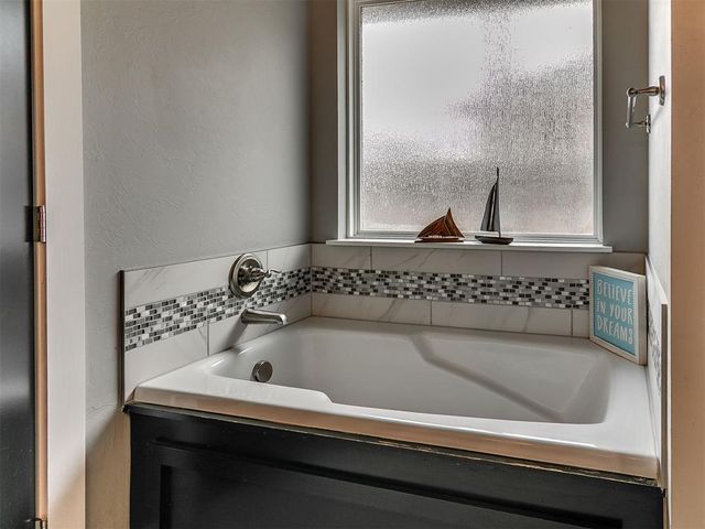 18524 Bridlington Court, Edmond, OK 73012