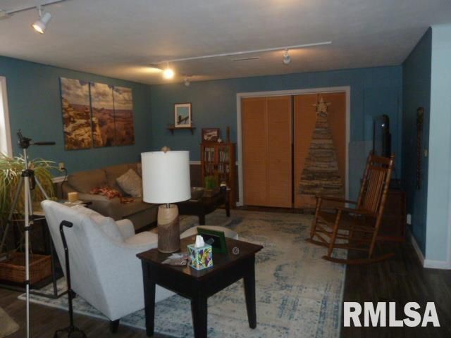 4408 N ROSEMEAD Drive, Peoria, IL 61614