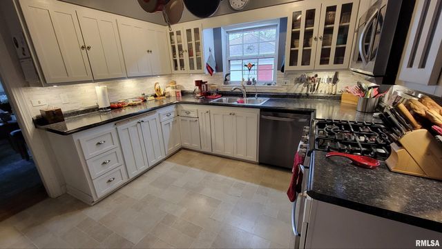 4408 N ROSEMEAD Drive, Peoria, IL 61614