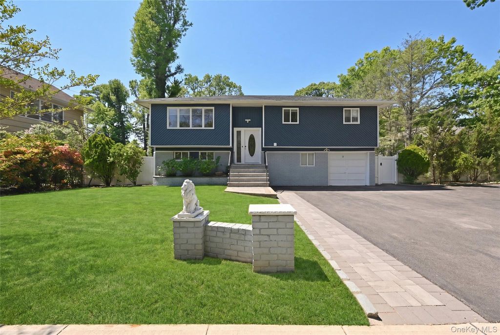 18 Park Drive E, Syosset, NY 11791 — photo 2