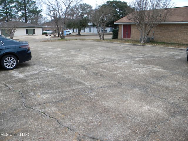 109-B Office Park Dr, Brandon, MS 39042