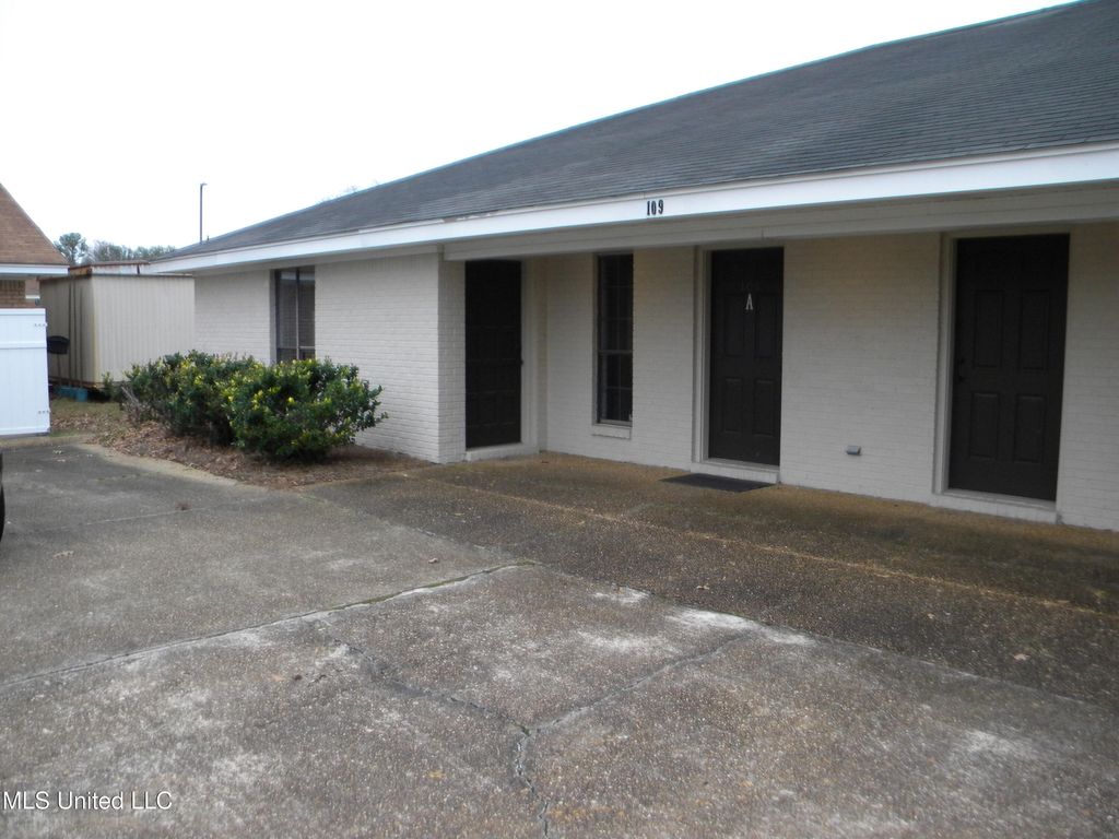 109-B Office Park Dr, Brandon, MS 39042