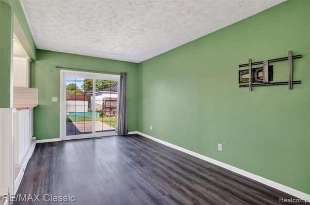 14011 Ken Court, Warren, MI 48088