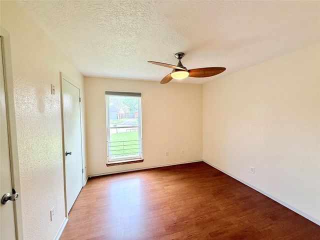 2410 Point Comfort Court, Webster, TX 77598
