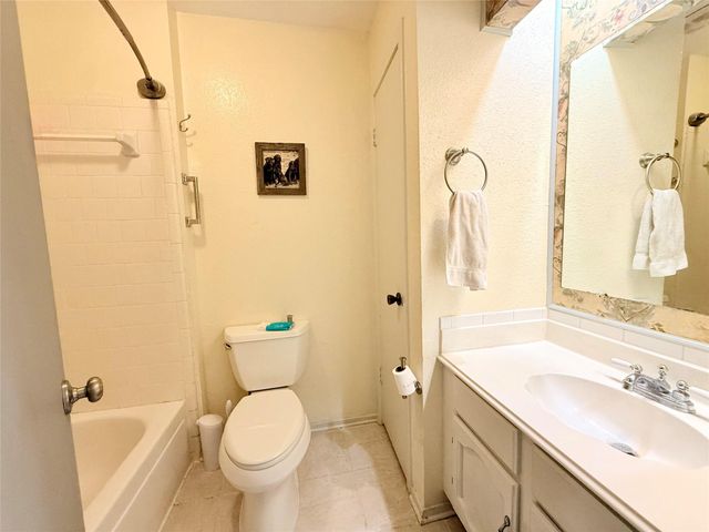 2410 Point Comfort Court, Webster, TX 77598