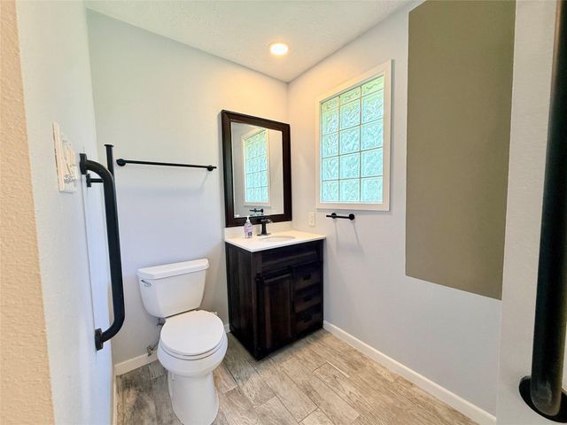 2410 Point Comfort Court, Webster, TX 77598