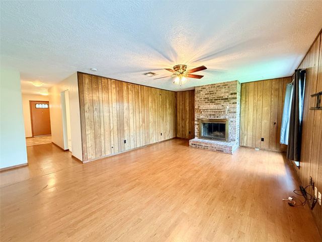2410 Point Comfort Court, Webster, TX 77598