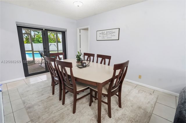 10650 NW 42nd Dr, Coral Springs, FL 33065