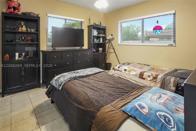 10650 NW 42nd Dr, Coral Springs, FL 33065