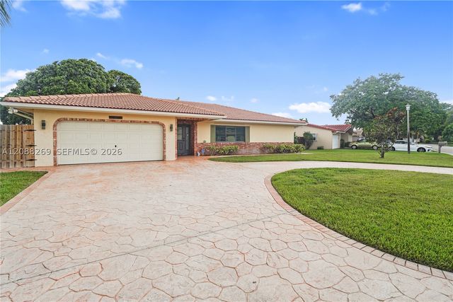 10650 NW 42nd Dr, Coral Springs, FL 33065