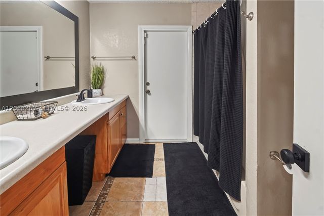 10650 NW 42nd Dr, Coral Springs, FL 33065