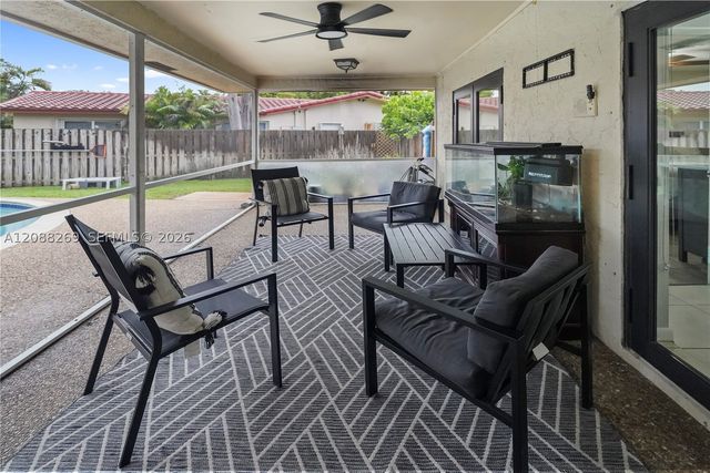 10650 NW 42nd Dr, Coral Springs, FL 33065