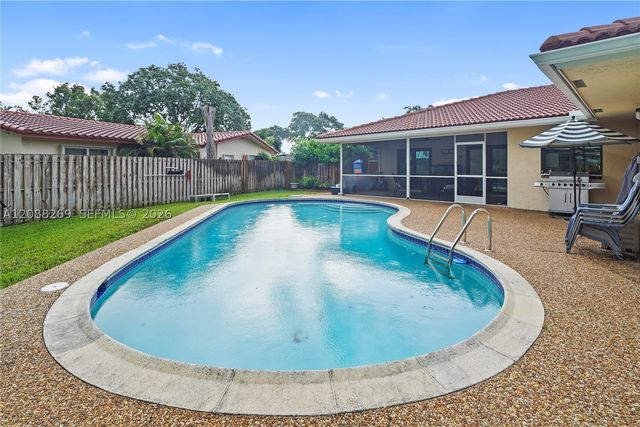 10650 NW 42nd Dr, Coral Springs, FL 33065