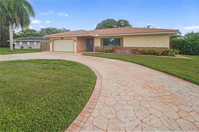 10650 NW 42nd Dr, Coral Springs, FL 33065