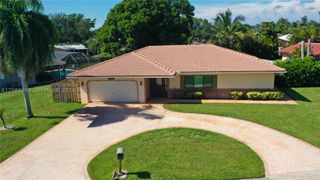 10650 NW 42nd Dr, Coral Springs, FL 33065