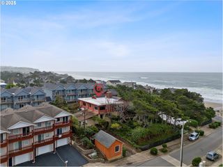 1230 Nw 15TH St, Lincoln City, OR 97367