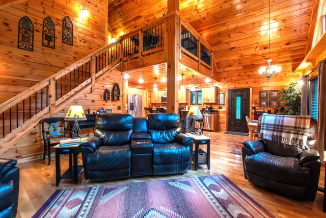 12 Elm Street, Jay, NY 12941