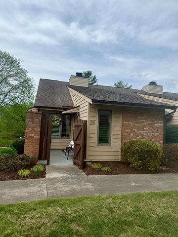 218 Windward DR, Roanoke, VA 24018