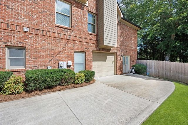 2065 Democracy Drive, Buford, GA 30519