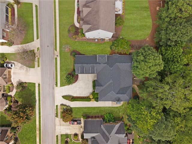 2065 Democracy Drive, Buford, GA 30519