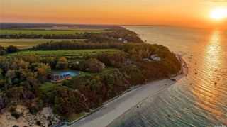 2430 Dignans Road, Cutchogue, NY 11935