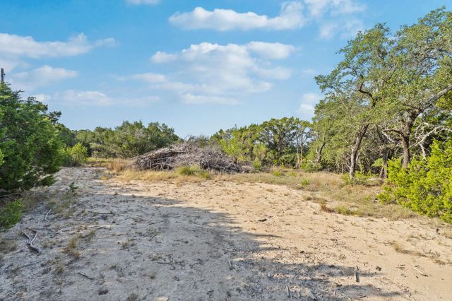 1000 Norwood RD, Dripping Springs, TX 78620