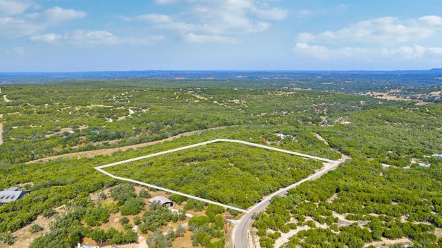 1000 Norwood RD, Dripping Springs, TX 78620
