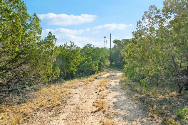1000 Norwood RD, Dripping Springs, TX 78620