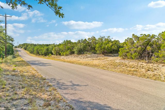 1000 Norwood RD, Dripping Springs, TX 78620