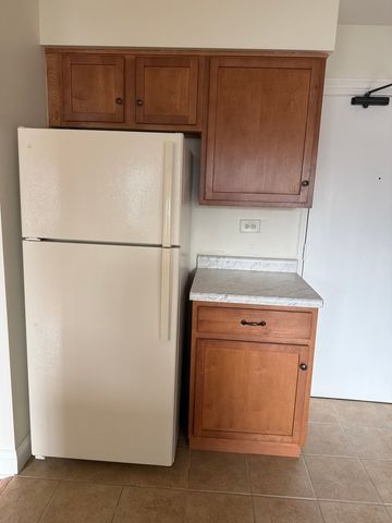 77 W Central Avenue 108, Roselle, IL 60172