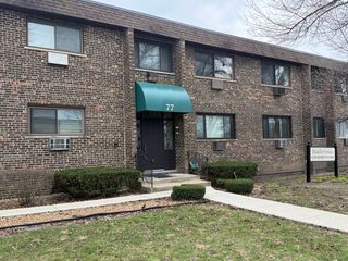 77 W Central Avenue 108, Roselle, IL 60172