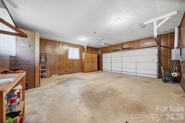 5523 Pine Lake Court, Hickory, NC 28601