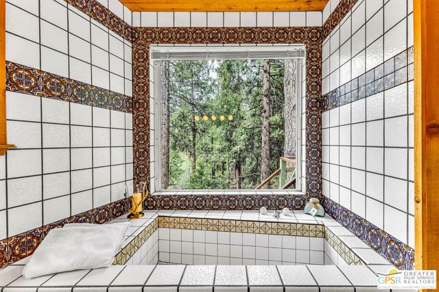 25655 Tahquitz Drive, Idyllwild, CA 92549