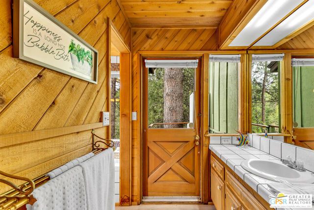 25655 Tahquitz Drive, Idyllwild, CA 92549