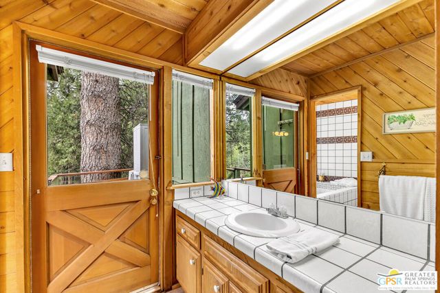 25655 Tahquitz Drive, Idyllwild, CA 92549
