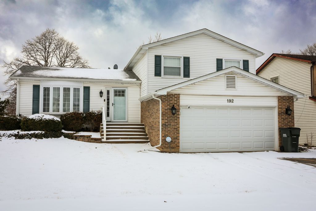 192 Surrey Drive, Carol Stream, IL 60188