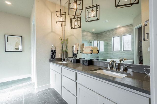 217 Northcrest DR, Liberty Hill, TX 78642