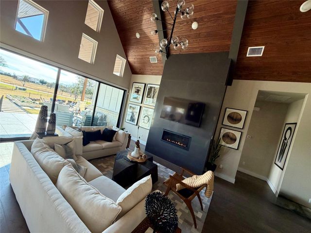 217 Northcrest DR, Liberty Hill, TX 78642