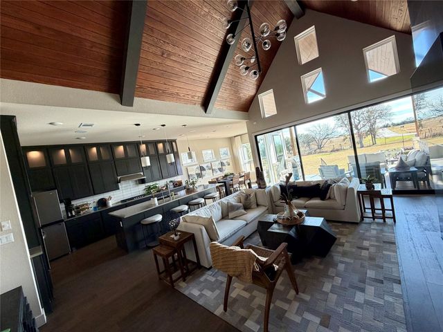 217 Northcrest DR, Liberty Hill, TX 78642