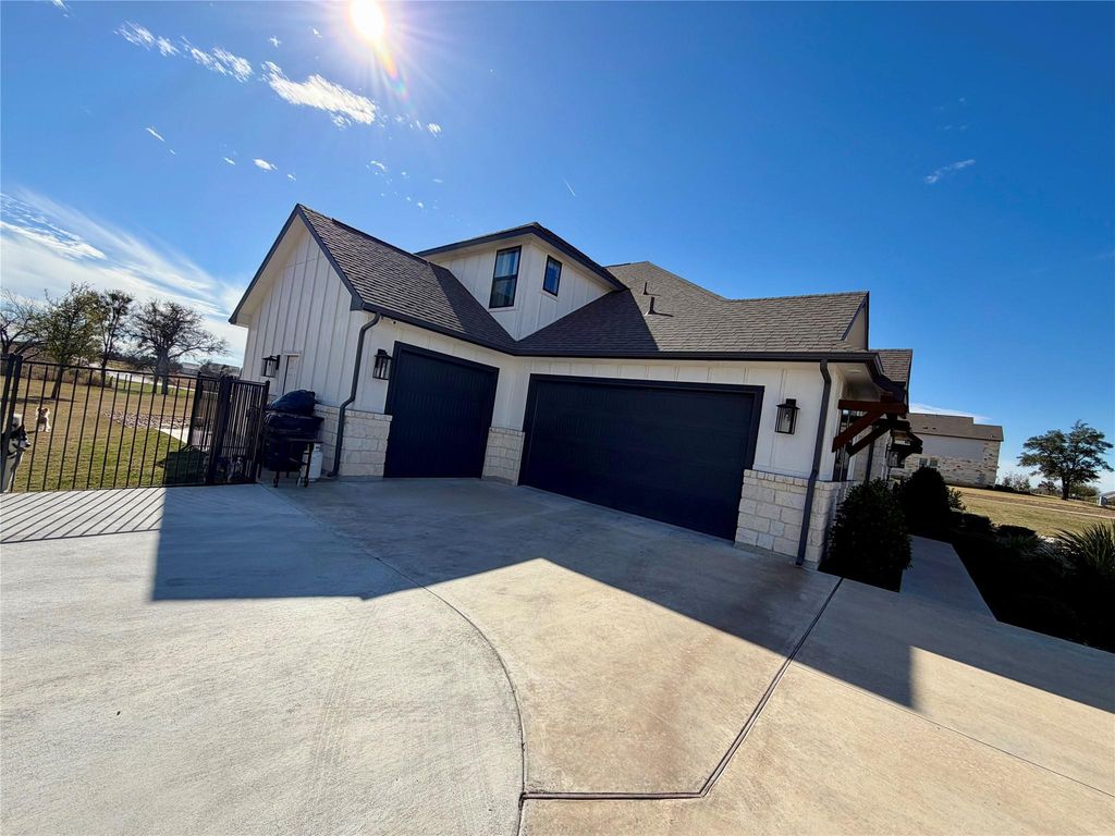 217 Northcrest DR, Liberty Hill, TX 78642