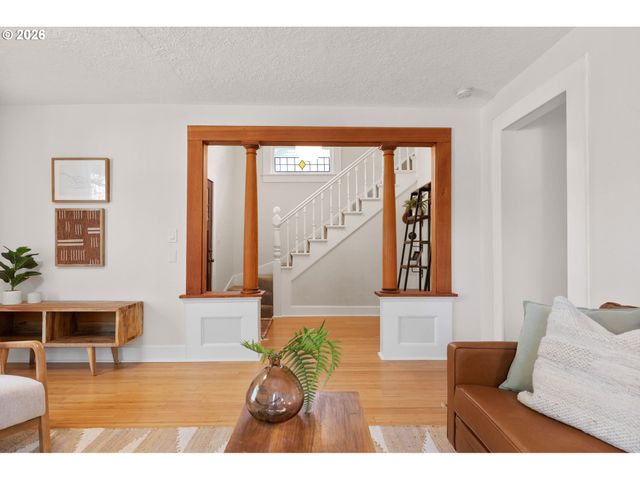 1566 Se LINN St, Portland, OR 97202