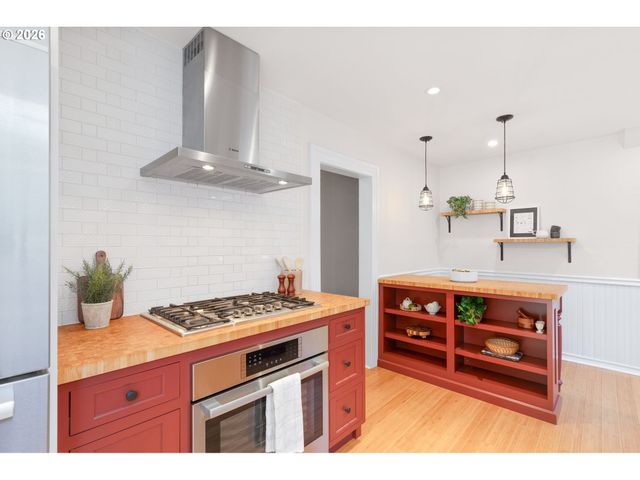 1566 Se LINN St, Portland, OR 97202