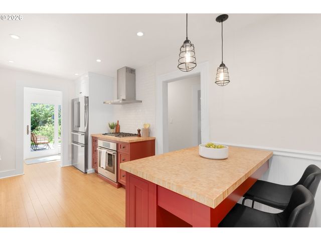 1566 Se LINN St, Portland, OR 97202