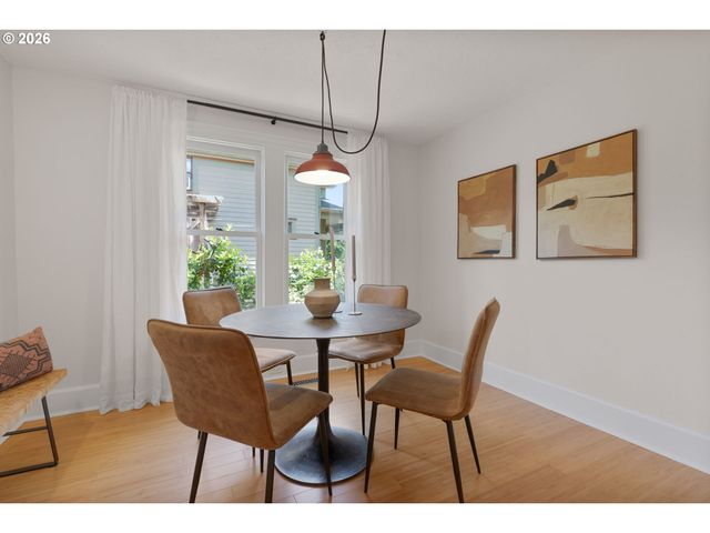 1566 Se LINN St, Portland, OR 97202