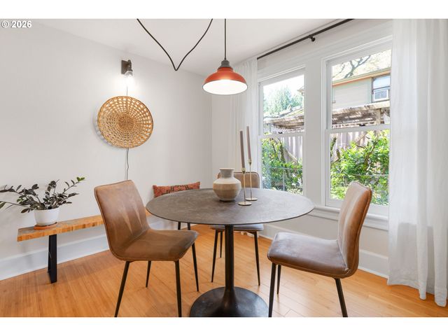 1566 Se LINN St, Portland, OR 97202