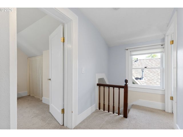 1566 Se LINN St, Portland, OR 97202