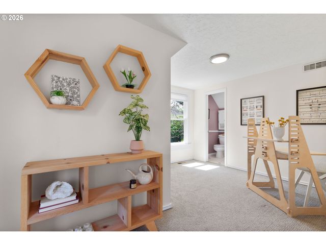 1566 Se LINN St, Portland, OR 97202