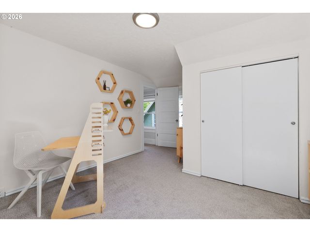 1566 Se LINN St, Portland, OR 97202